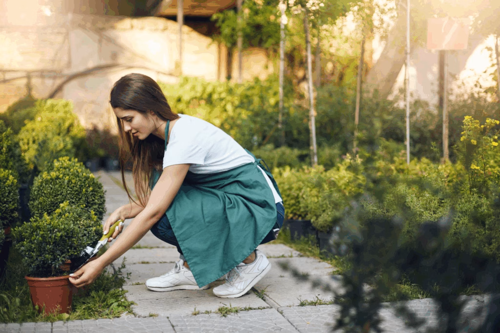 10 Gardening Tips for Small Spaces and Balcony Gardens